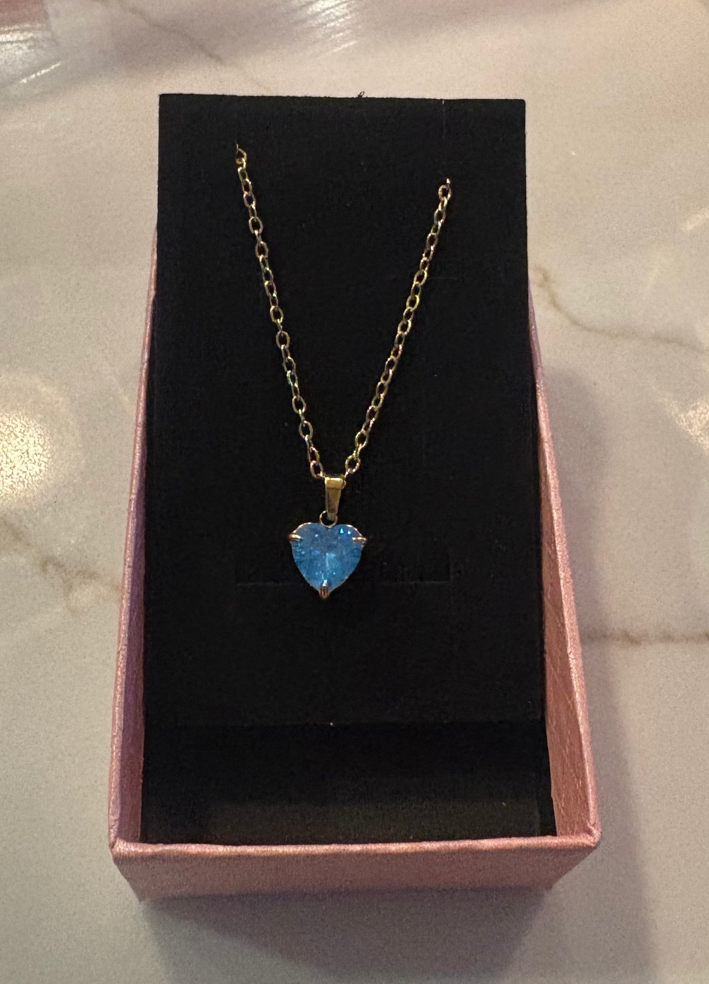 Heart pendant necklace