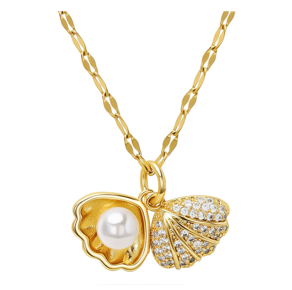 Seashell pearl necklace
