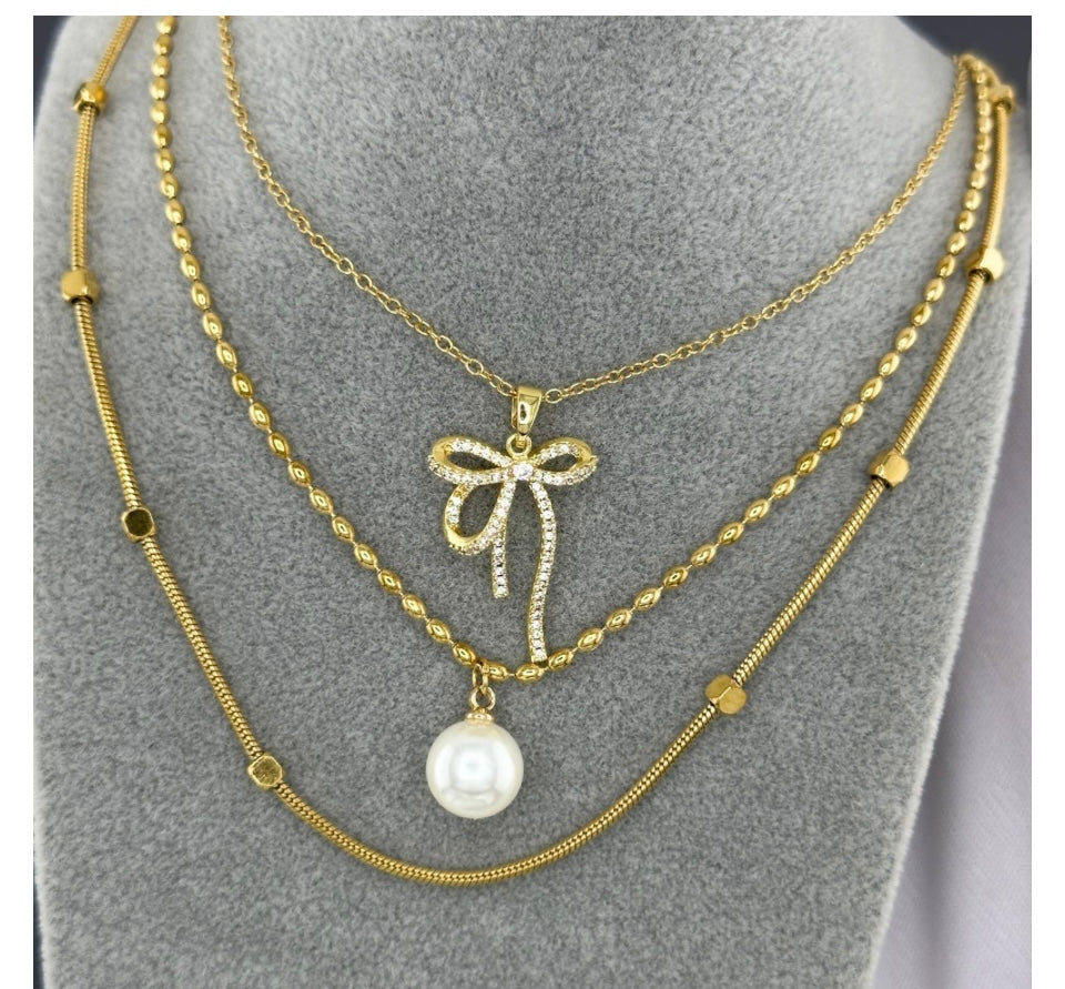 Bow Necklace